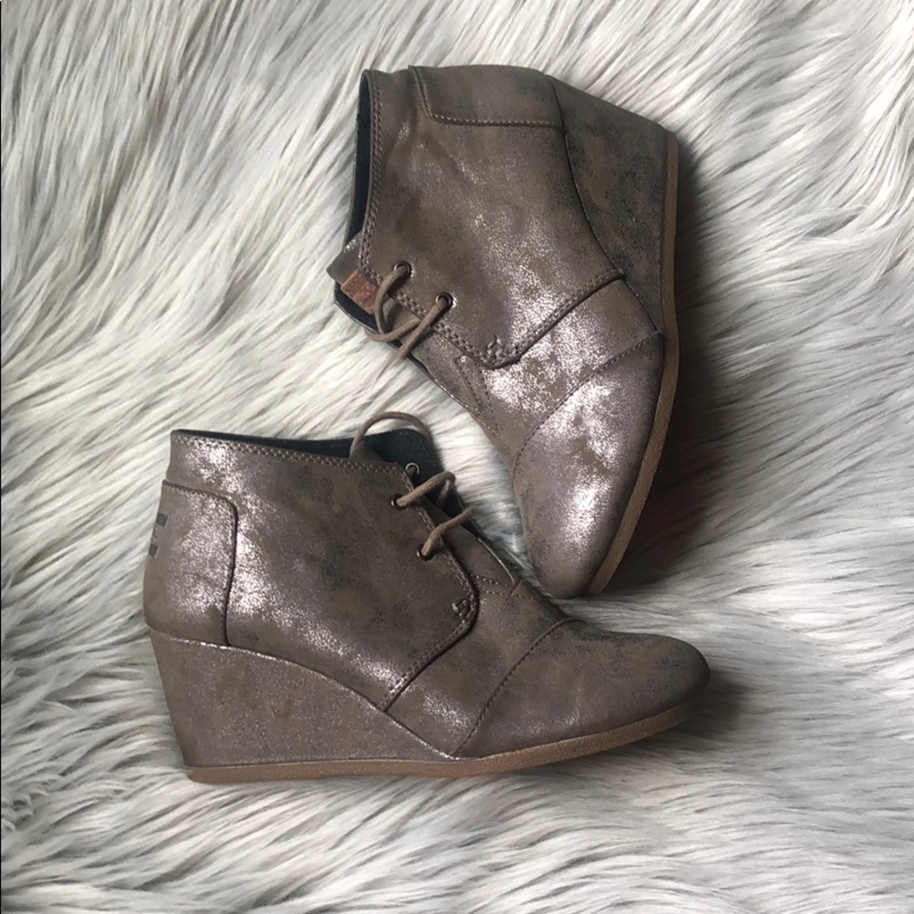 TOMS Women's Desert Wedge